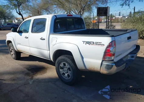 2013 Toyota Tacoma Base V6 z USA, uszkodzony, nr VIN 3TMLU4ENXDM124566